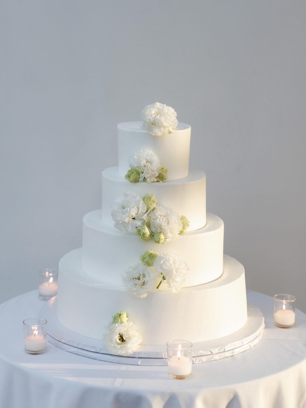 Instagram post from eventsbyloving. This post is in position 1.