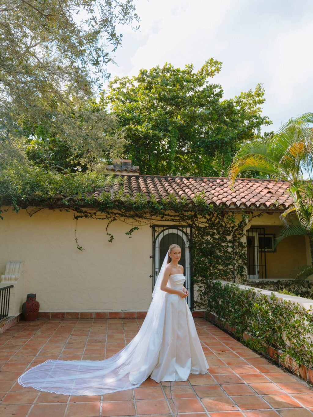 Instagram post from eventsbyloving. This post is in position 8.